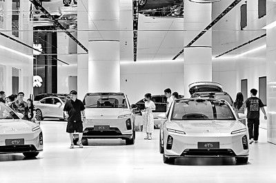 汽车销量节节攀升，背后原因解析